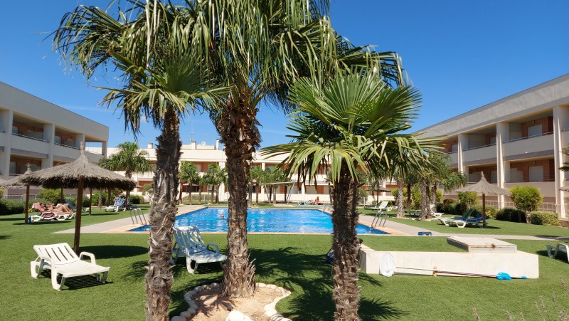 Casa Tropical, luxe en gezellig ingericht  4 persoons appartement aan de Costa Blanca Zuid met prachtig uitzicht over de gemeenschappelijke tuin met zwembad. - 