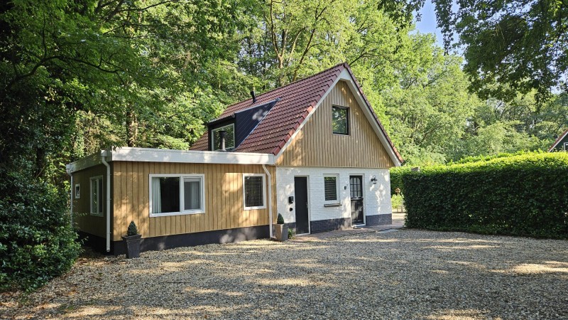 Luxe bungalow 8 pers (nr 78) met sauna, airco en trampoline te Hoge Hexel